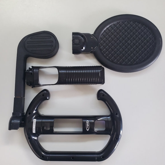 Nintendo Wii Black Console Bundle w/ Box, 2 Remotes, Mario CIB, HDMI + Access... - Picture 6 of 16